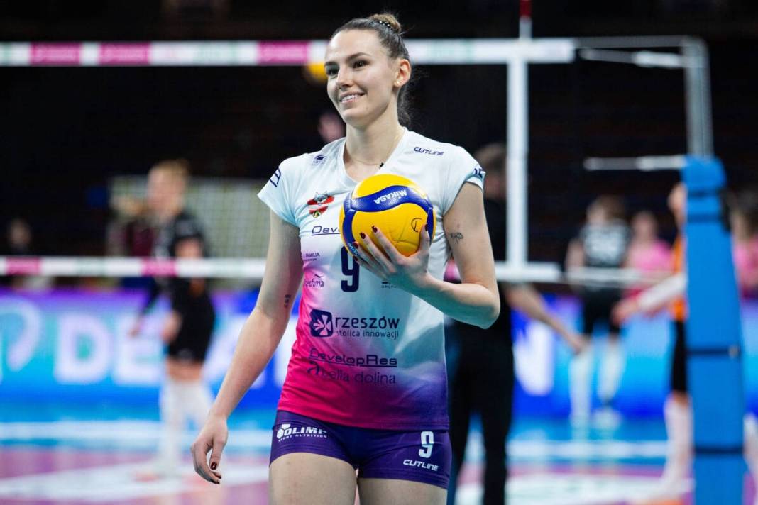 Bu transfer Sultanlar Ligi'ni sarsar: Hoş geldin Weronika 1